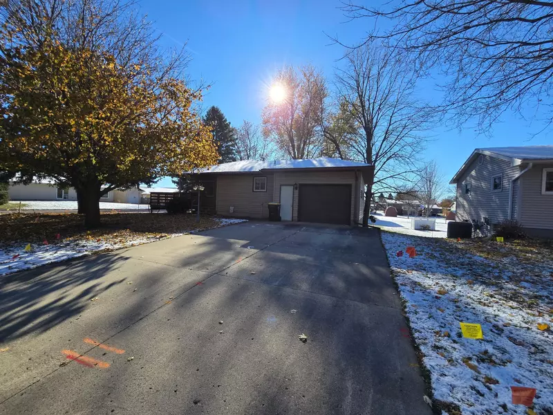 110 Dorothy ST, Fairmont, MN 56031