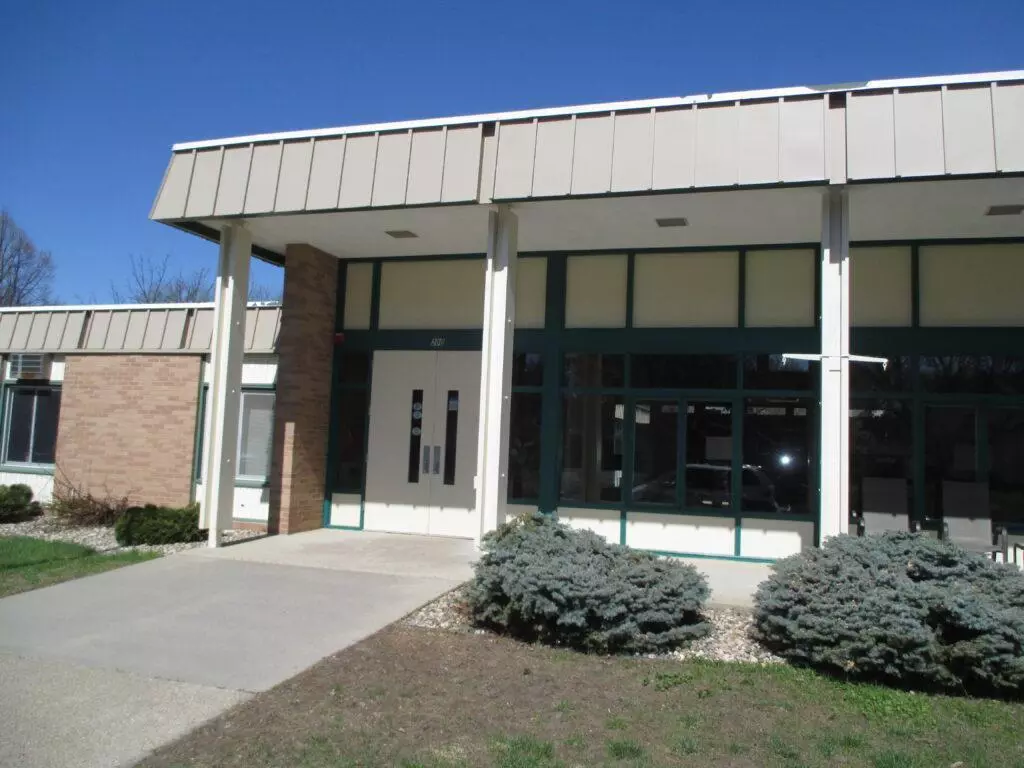 Marshall, MN 56258,200 S 4th ST ##1