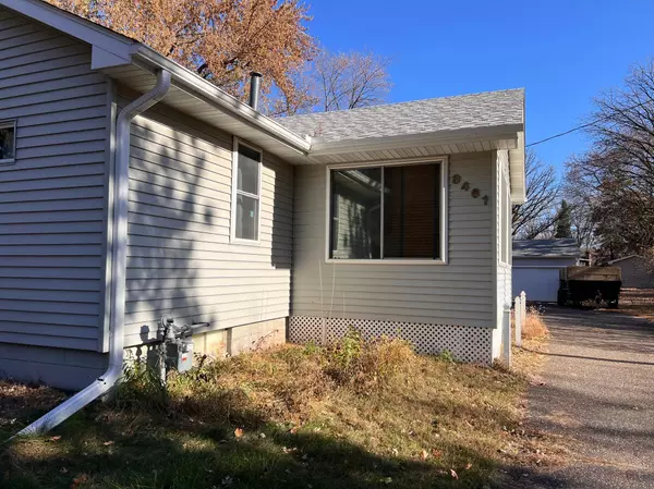 Mounds View, MN 55112,8461 Groveland RD