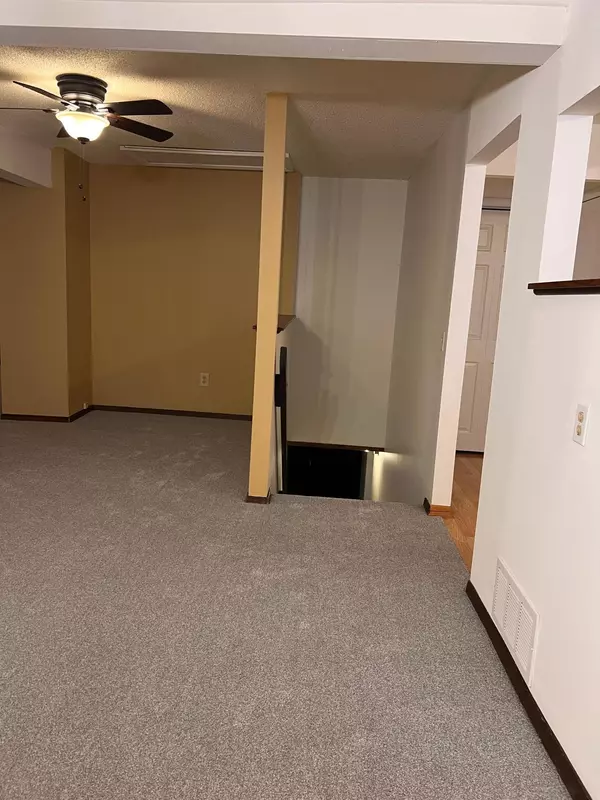 Mounds View, MN 55112,8461 Groveland RD