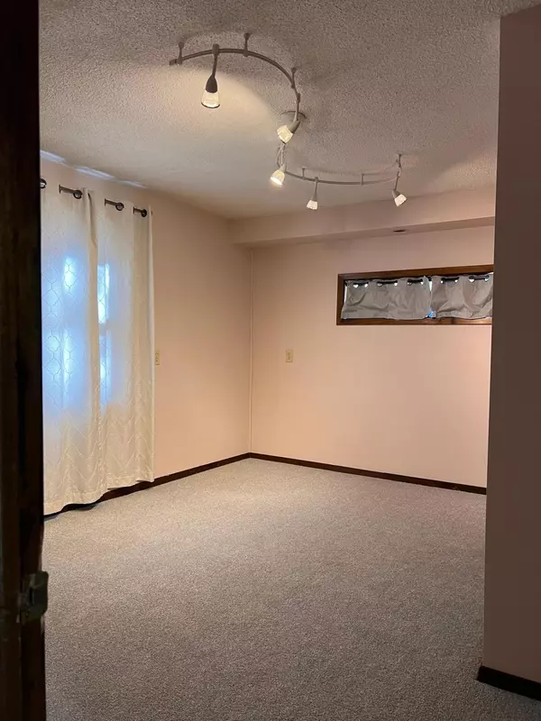 Mounds View, MN 55112,8461 Groveland RD