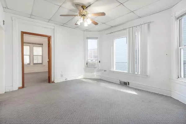 Saint Paul, MN 55104,816 Edmund AVE