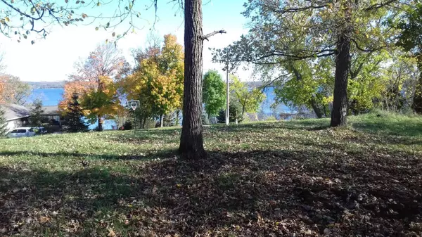 Detroit Lakes, MN 56501,897 White Clover Beach BRG