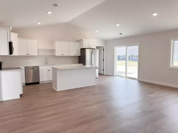 Roberts, WI 54023,617 Field Point ST