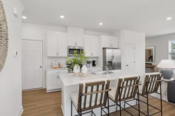 11035 203rd ST W, Lakeville, MN 55044