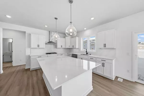 Lakeville, MN 55044,8551 183rd ST W