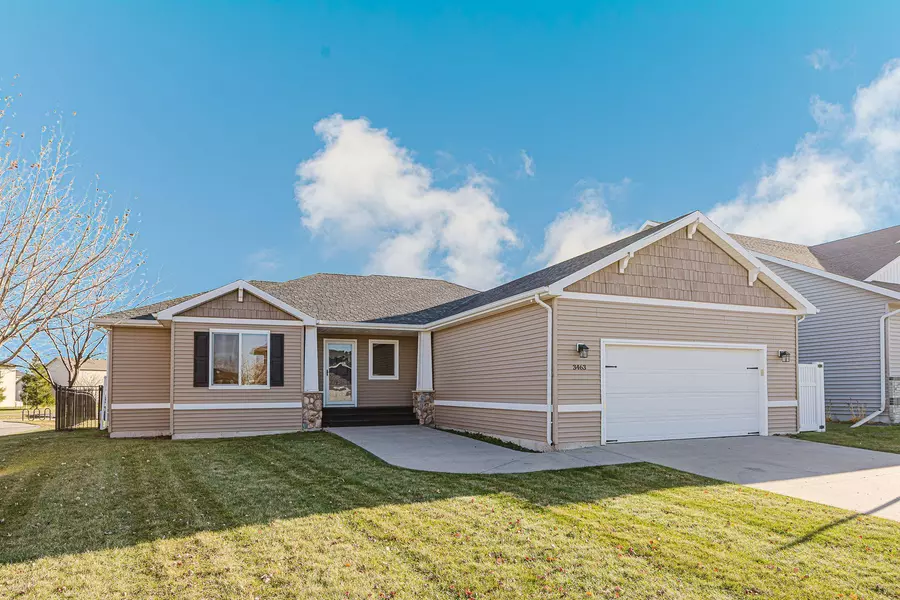 3463 Loberg DR, West Fargo, ND 58078