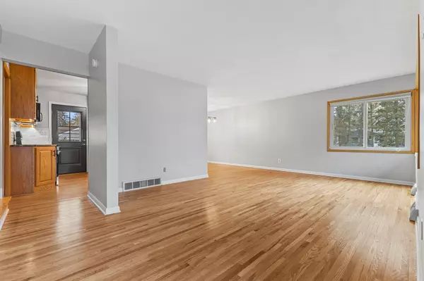 White Bear Lake, MN 55110,4004 Mcknight RD N