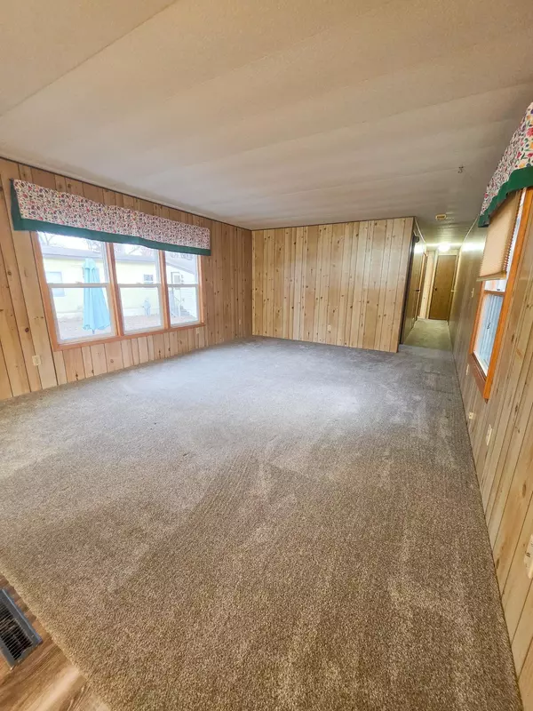 Cambridge, MN 55008,1025 23rd Pine LN