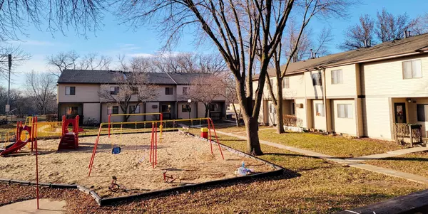 528 N Grant ST #206, Blue Earth, MN 56013