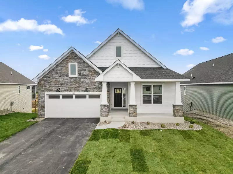 7587 Swan ST, Lino Lakes, MN 55038