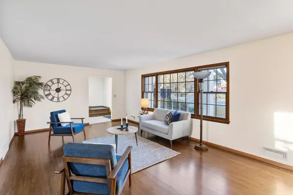 Burnsville, MN 55337,101 Heritage CIR N