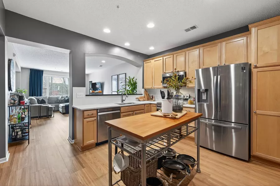 11343 Stratton AVE #202, Eden Prairie, MN 55344