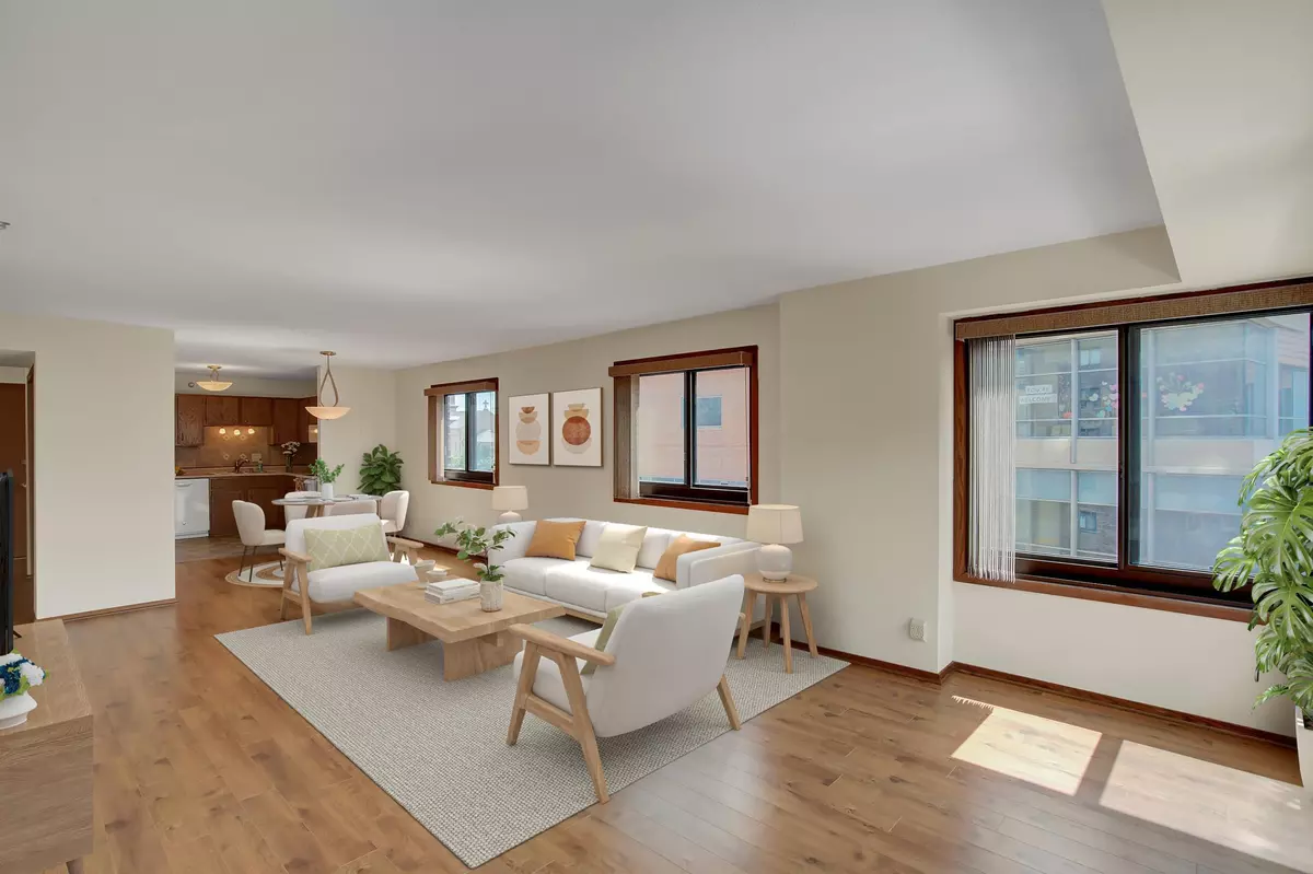 Saint Paul, MN 55102,26 10th ST W #502