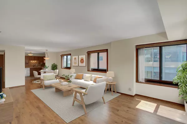 26 10th ST W #502, Saint Paul, MN 55102