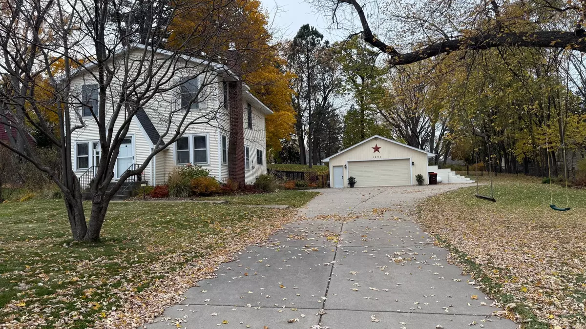 Maplewood, MN 55109,1895 Howard ST N