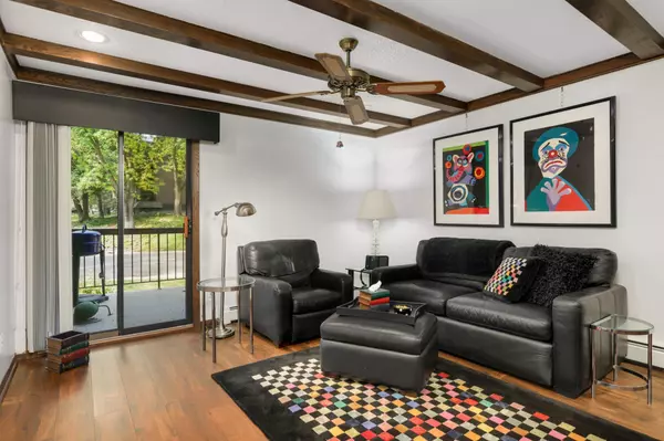 Edina, MN 55436,6105 Lincoln DR #136