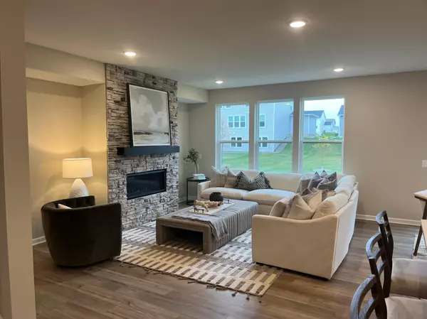 Woodbury, MN 55129,10374 Mcgregor BLVD