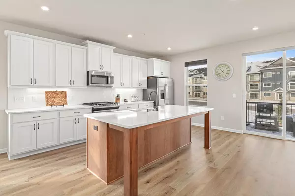 Maple Grove, MN 55369,13565 Territorial CIR N