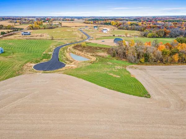 Kinnickinnic Twp, WI 54022,363 Candy LN