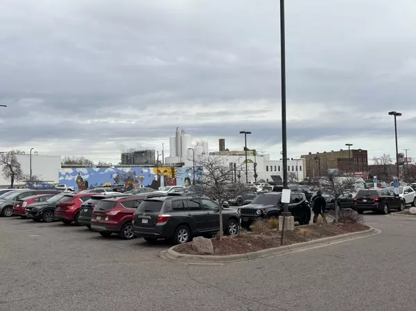 Minneapolis, MN 55411,609 W Broadway AVE