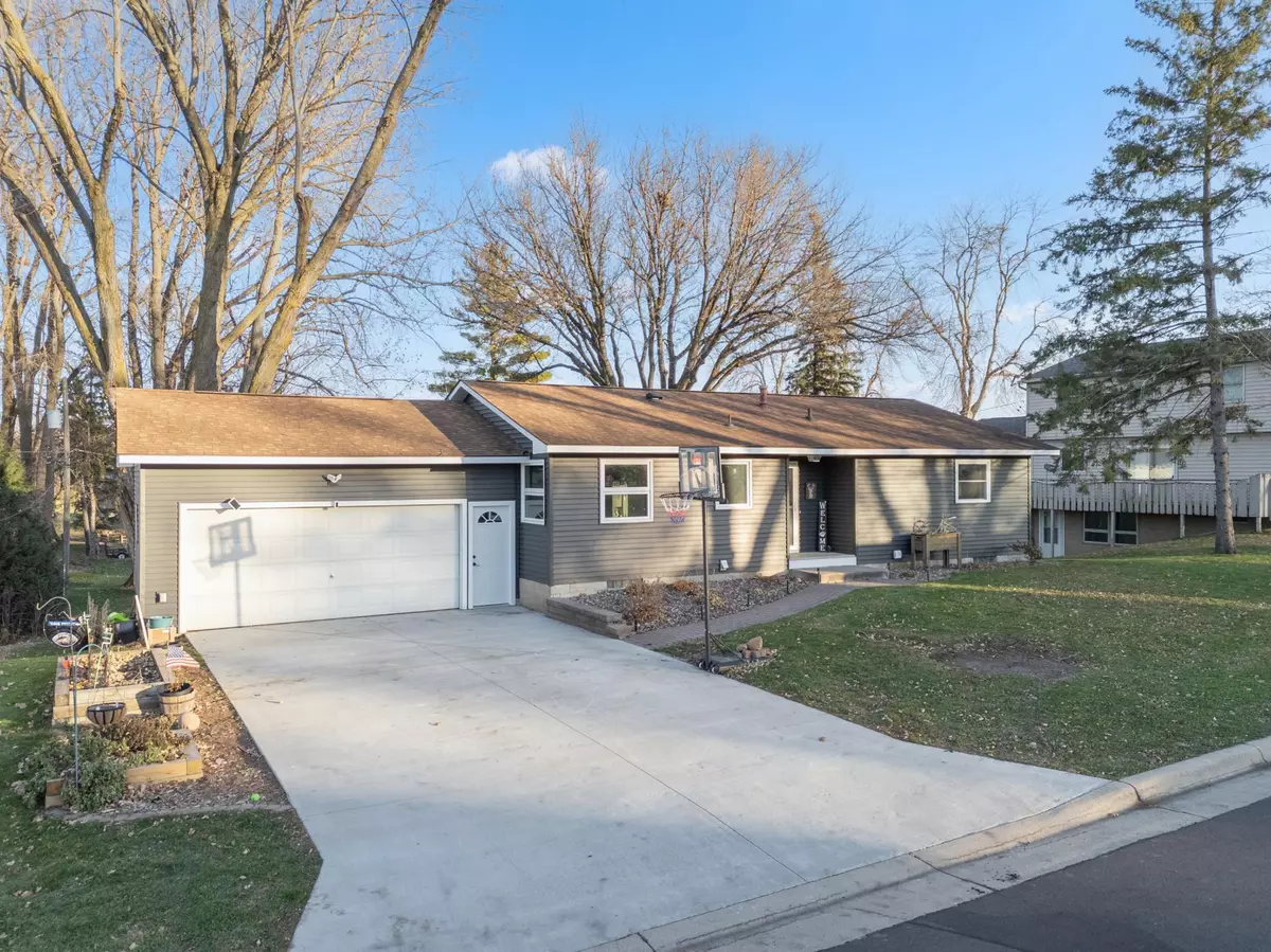 Pine Island, MN 55963,407 3rd AVE SE