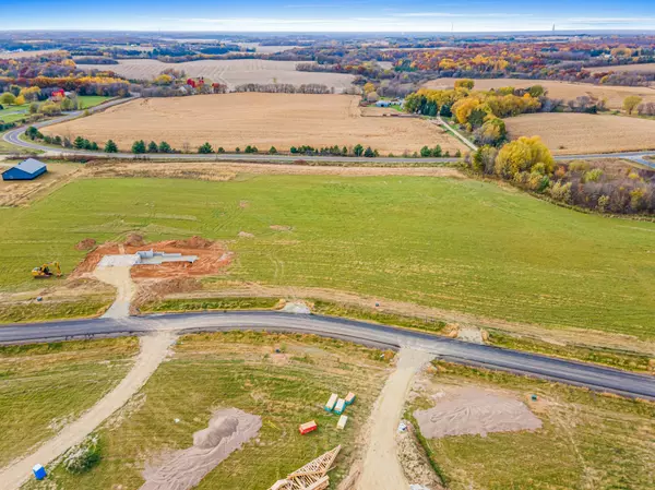 Kinnickinnic Twp, WI 54022,390 Candy LN