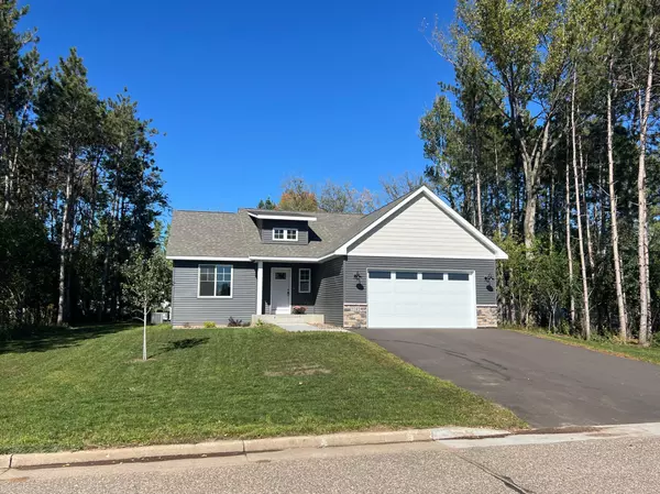 1141 Pinewood TRL, New Richmond, WI 54017