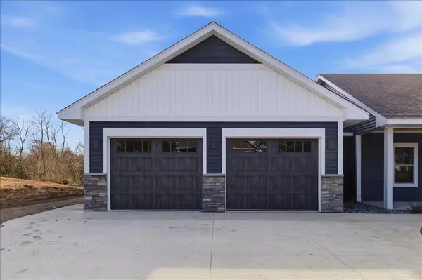 New Richmond, WI 54017,1422 Creekwood DR