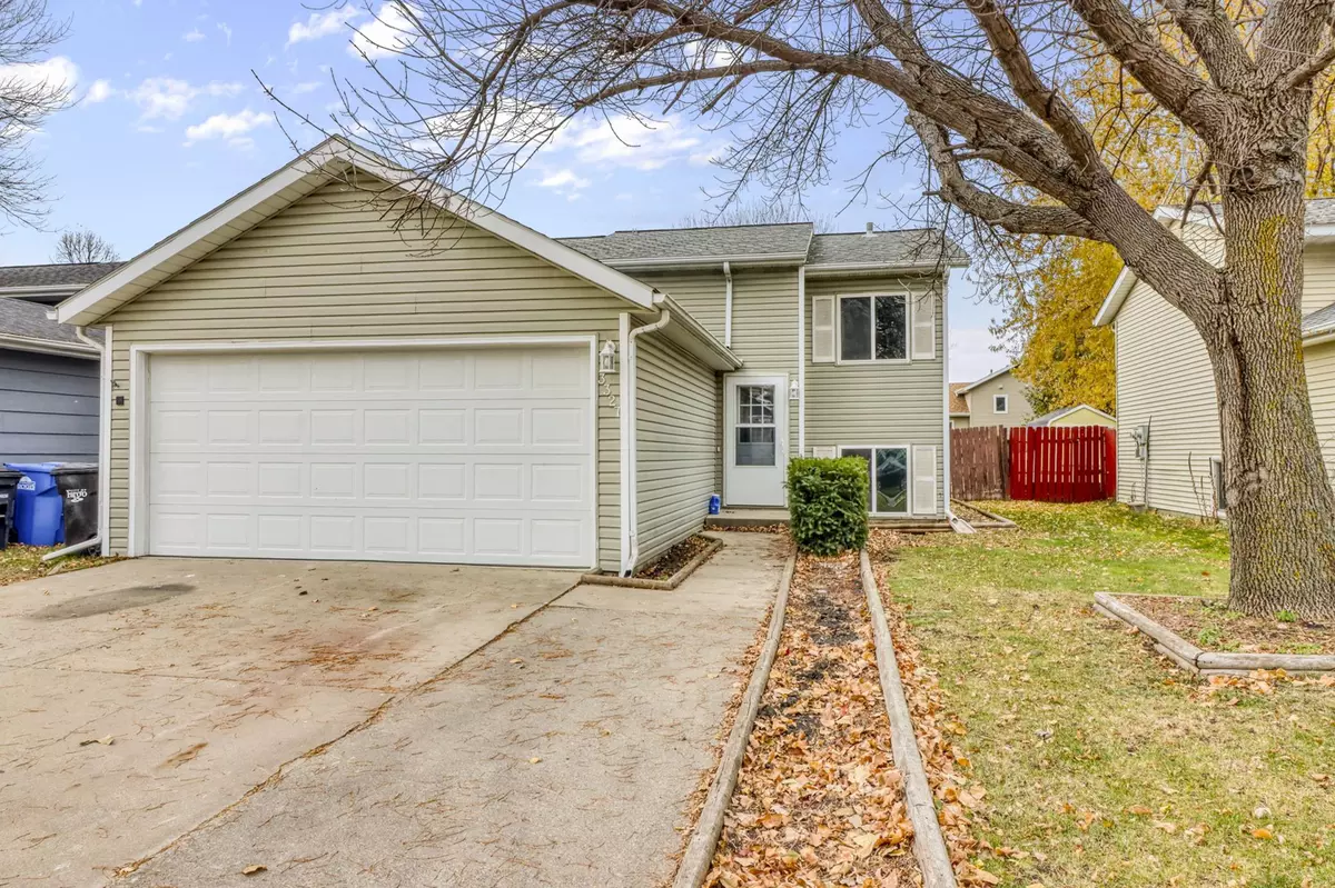 Fargo, ND 58104,3327 19th ST S