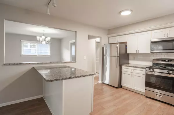 Golden Valley, MN 55427,6418 Knoll ST N