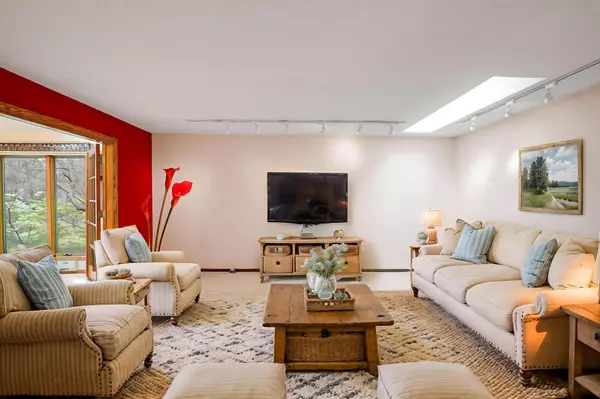 Hopkins, MN 55343,545 Arthur ST