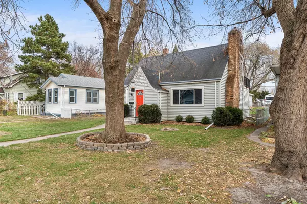 Lauderdale, MN 55113,1772 Eustis ST