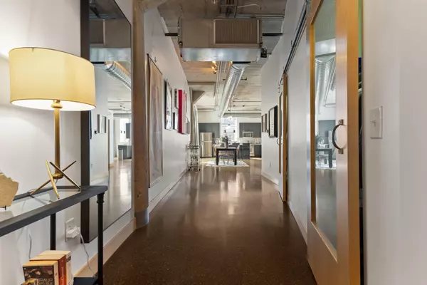 Minneapolis, MN 55401,918 3rd ST #204