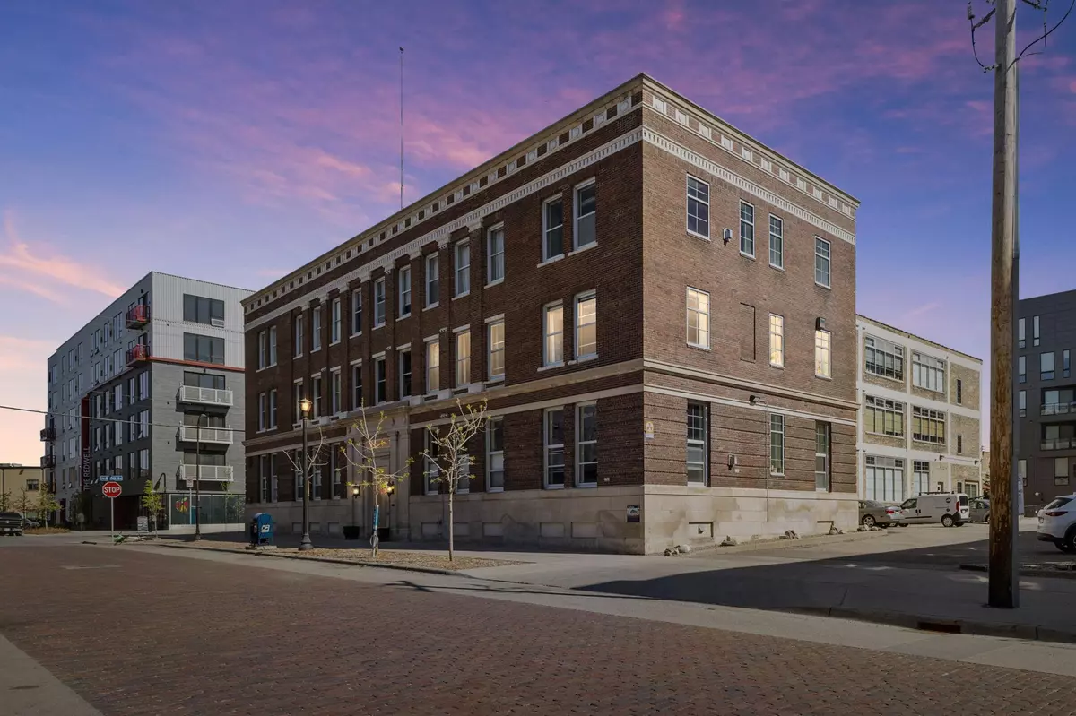 Minneapolis, MN 55401,918 3rd ST #204