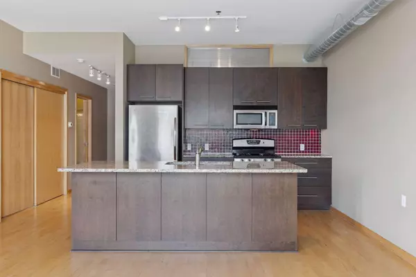 Minneapolis, MN 55408,1211 Lagoon AVE #302