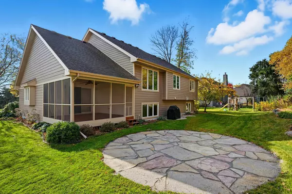 Lakeville, MN 55044,16706 Innsbrook DR