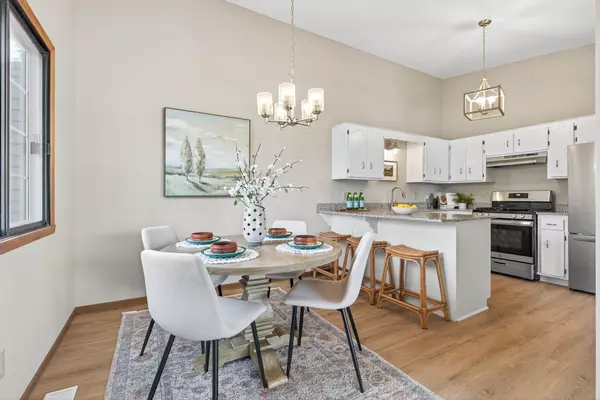 Eagan, MN 55122,4410 Clover LN