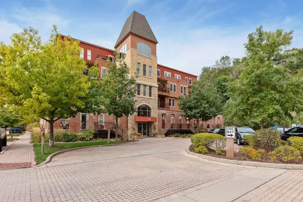 Stillwater, MN 55082,640 Main Street N #42