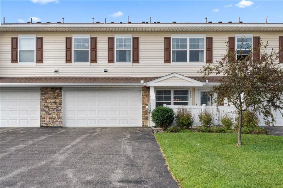 9888 5th Street LN N, Lake Elmo, MN 55042