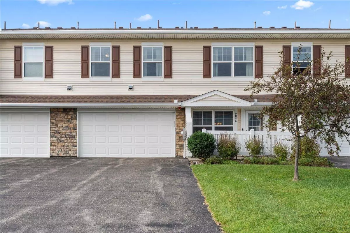 Lake Elmo, MN 55042,9888 5th Street LN N