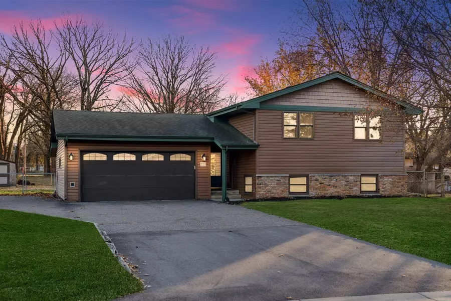 2036 139th LN NW, Andover, MN 55304