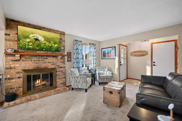 Eden Prairie, MN 55347,16591 Terrey Pine DR