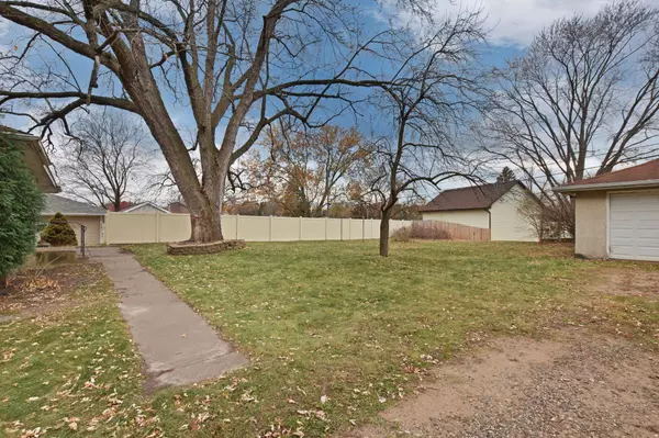 Inver Grove Heights, MN 55076,7459 Carmen AVE