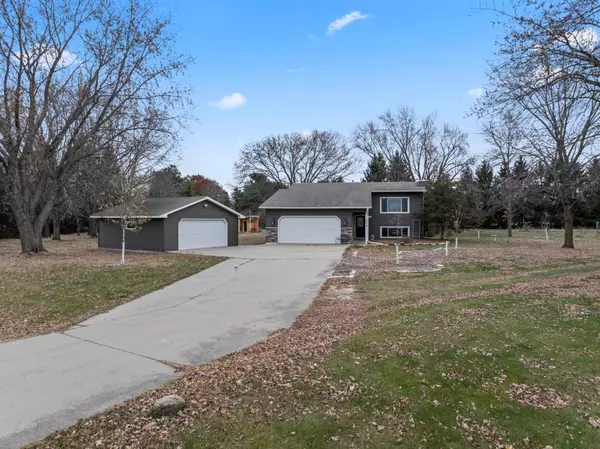 5008 Henry CT SE, Rochester, MN 55904
