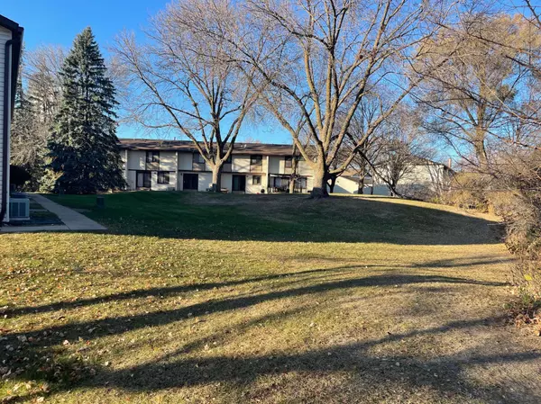 13621 Heather Hills DR, Burnsville, MN 55337