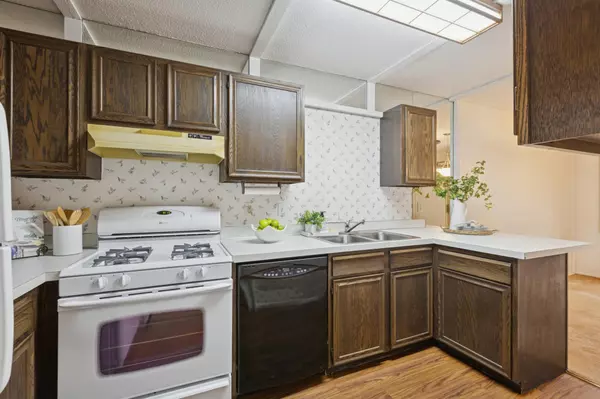 Maple Grove, MN 55369,7285 Kirkwood LN N