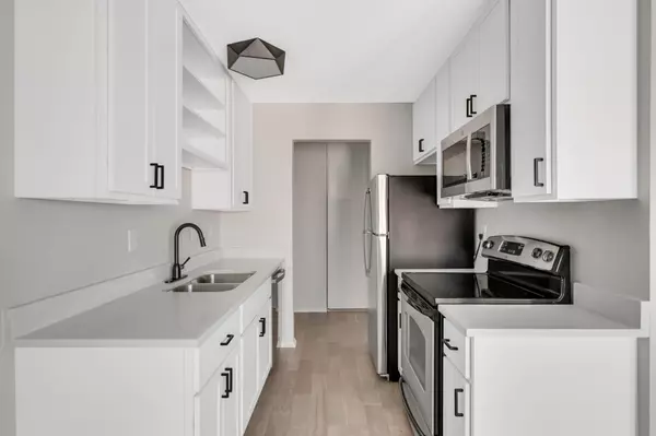 Saint Louis Park, MN 55416,4624 Cedar Lake RD S #7