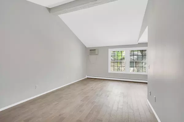 Saint Louis Park, MN 55416,4624 Cedar Lake RD S #7