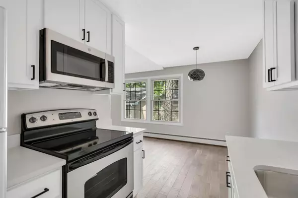 Saint Louis Park, MN 55416,4624 Cedar Lake RD S #7